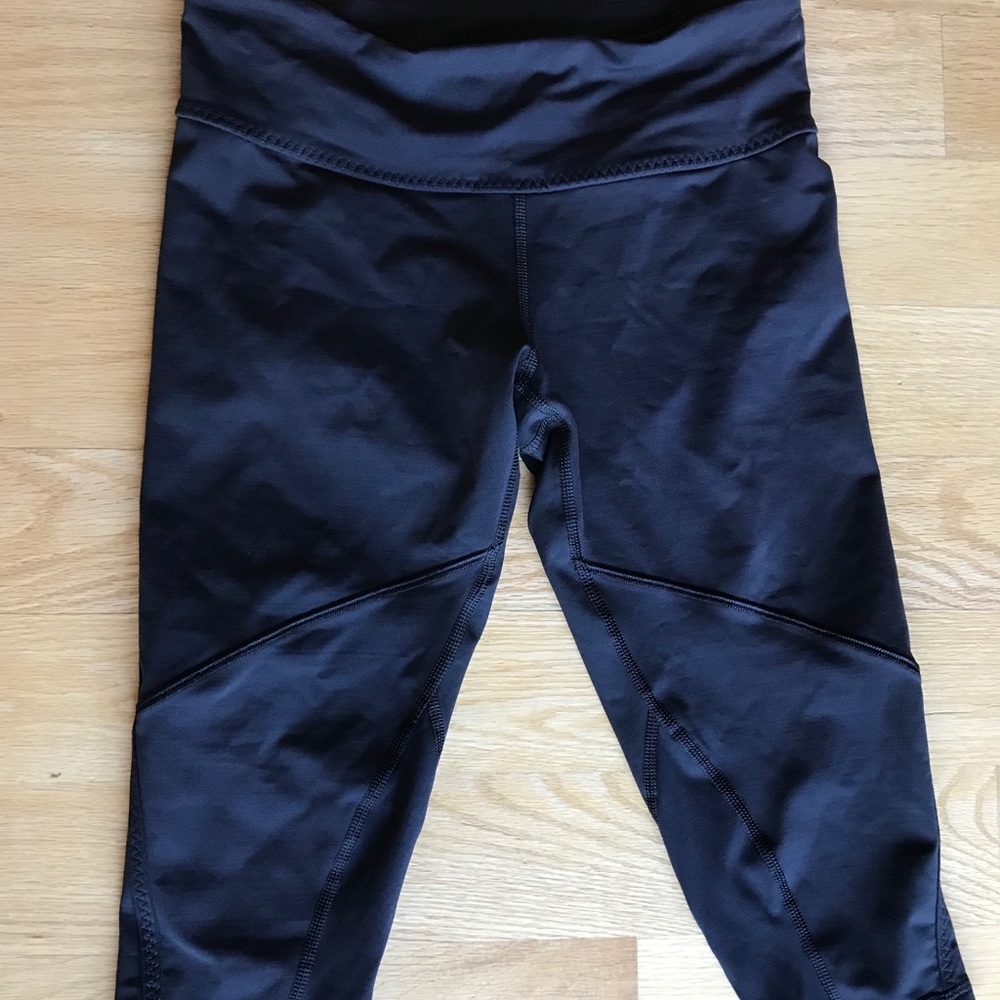 Lululemon Crops - Black